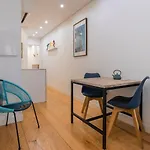 Modern Apartment In Bairro Alto By Lovelystay