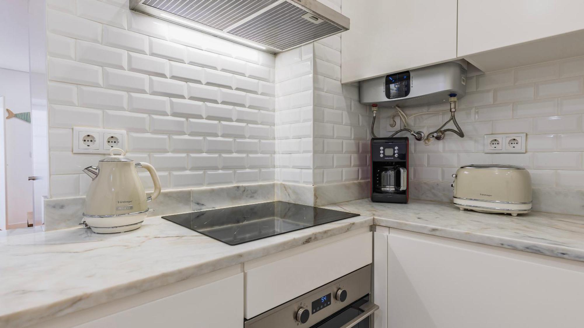 Modern In Bairro Alto By Lovelystay Lisboa