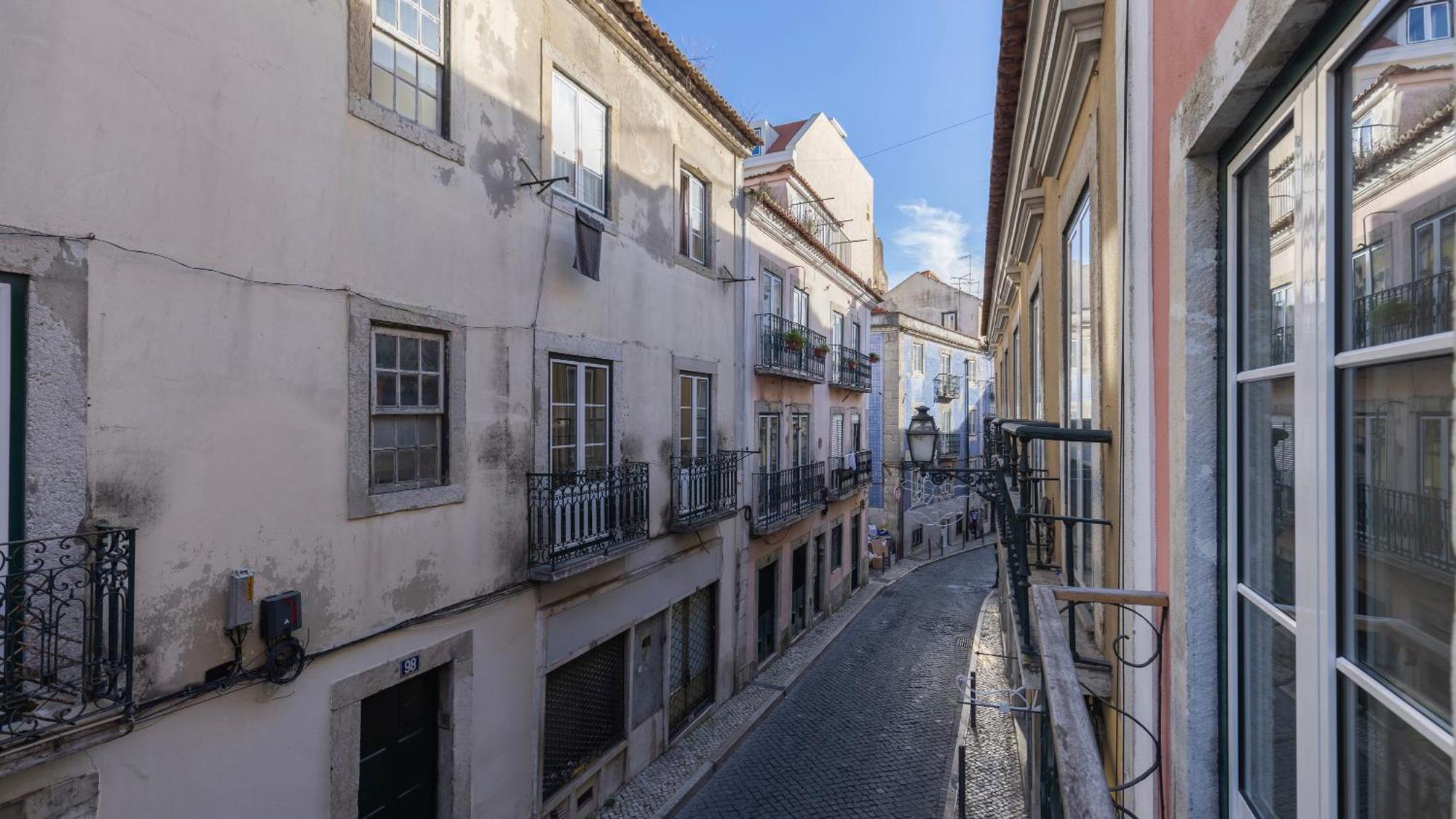 Modern In Bairro Alto By Lovelystay Lisboa